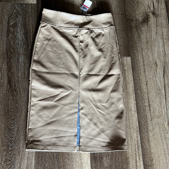 🌼FOR BUNDLE ONLY🌼Laundry by Shelli Segal Vegan Leather Skirt - Picture 8 of 11